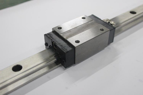 直線導軌選購指南，打造穩(wěn)定工業(yè)生產(chǎn)線！